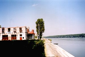 Vukovar at the Danube - and Serbia on the right