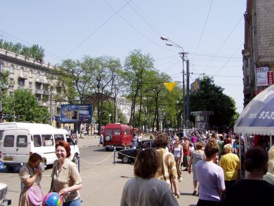Dnepropetrovsk: The Karl-Marx (!) boulevard, the lively shopping street